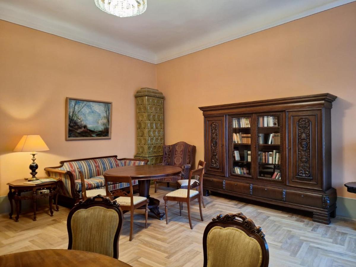 Stadtpalais Marche-suite Maximal 2 Personen Und 1 Kleinkind *