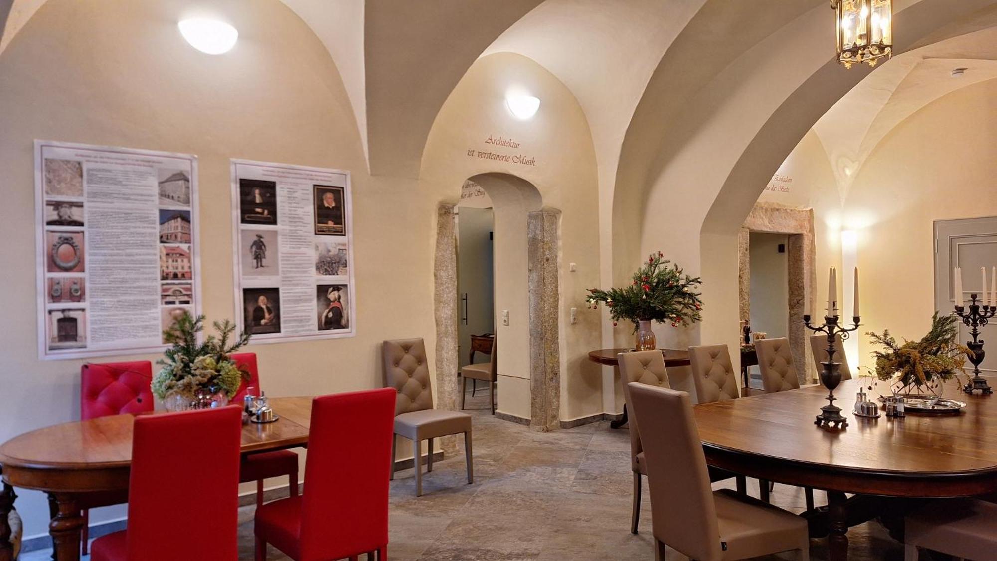 Stadtpalais Marche-suite Maximal 2 Personen Und 1 Kleinkind
