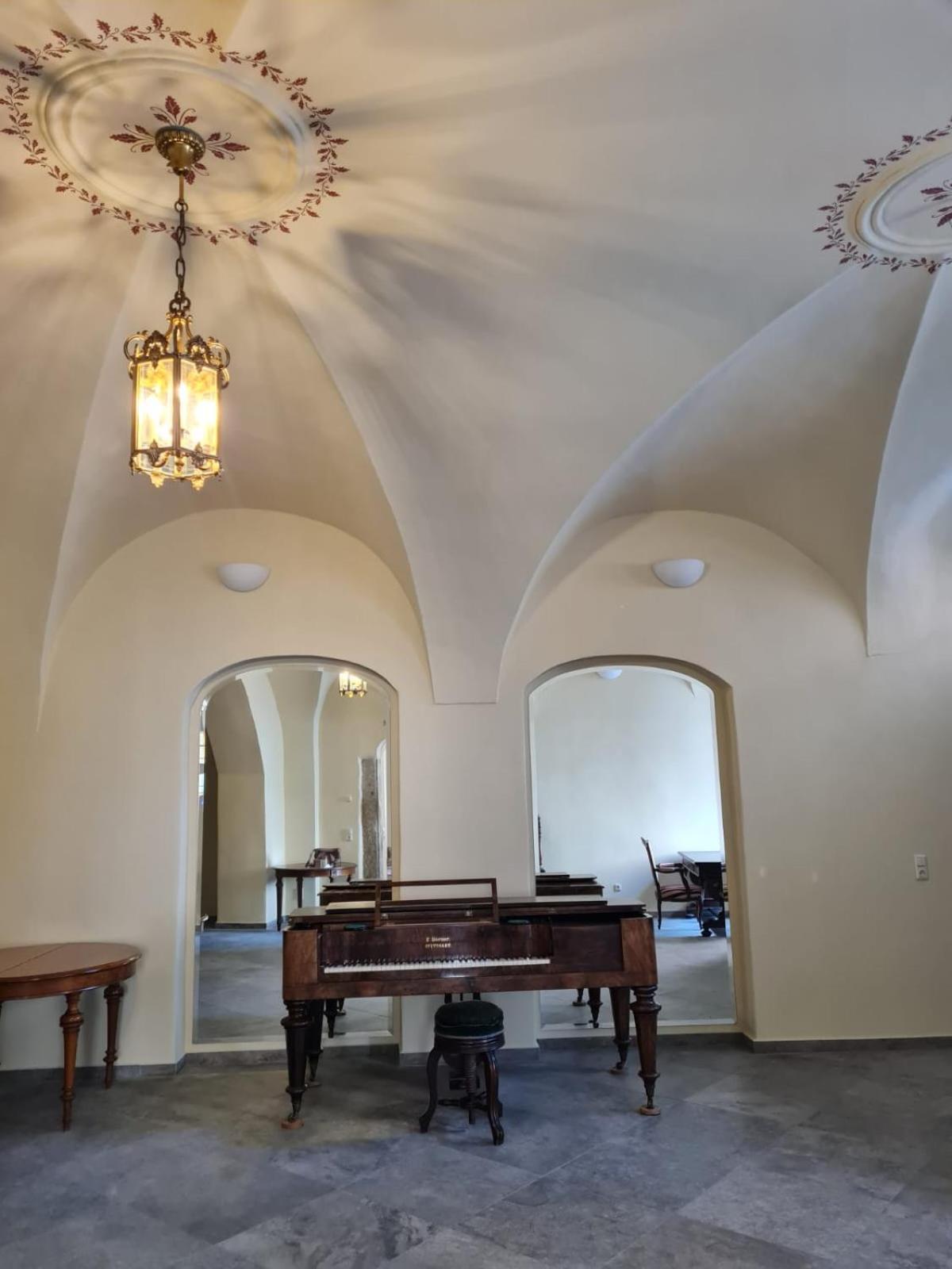Stadtpalais Marche-suite Maximal 2 Personen Und 1 Kleinkind *
